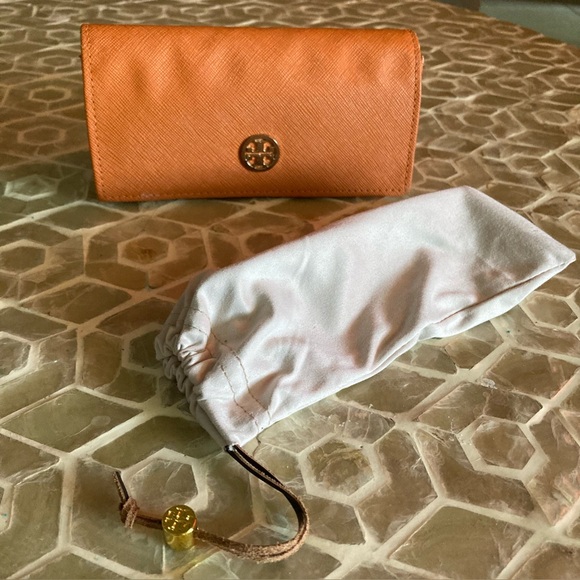 Tory Burch TY6021Q Sunglasses 398/8E- Grey Python Frame/Green Gradient Lenses - Picture 3 of 14